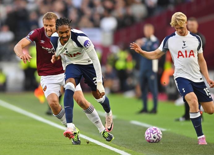 晚安！库里26秒准绝杀救勇士 砍31+7+7遭使绊险受伤