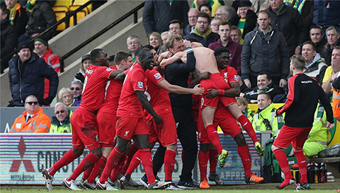 科比·怀特因小腿伤势缺席公牛对阵火箭比赛，延续伤病困扰